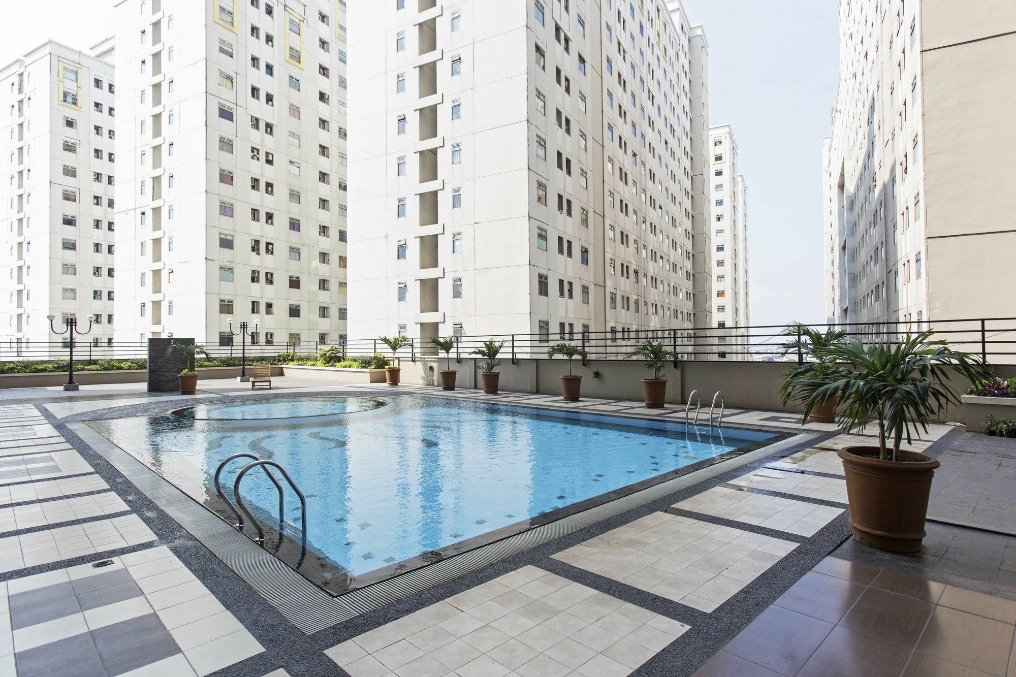 Reddoorz Apartment @ Pegangsaan Kelapa Gading ジャカルタ エクステリア 写真