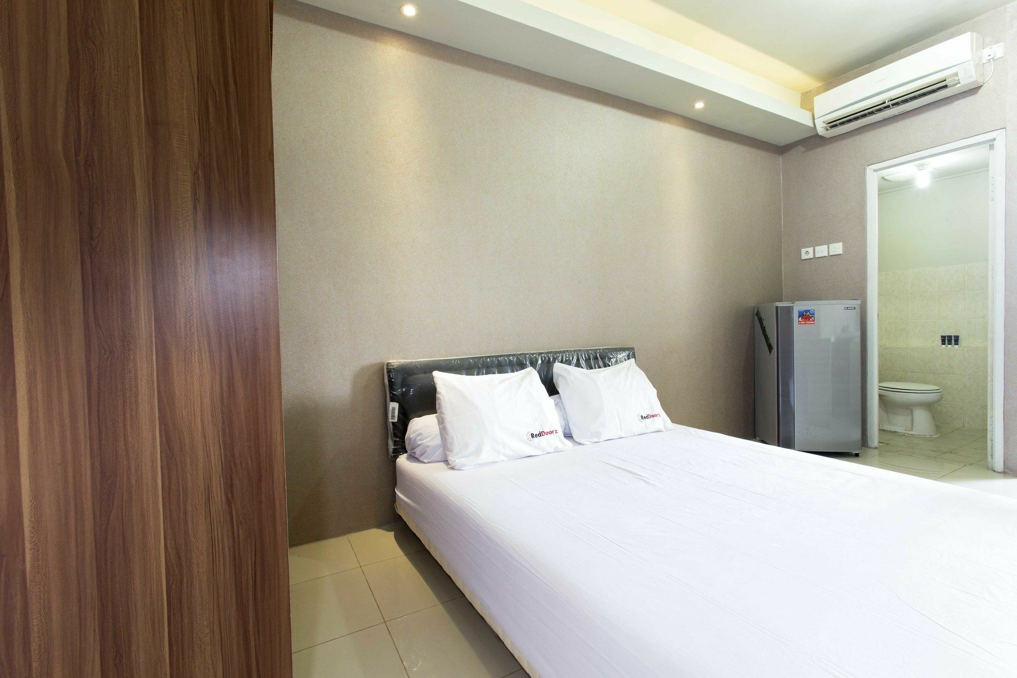 Reddoorz Apartment @ Pegangsaan Kelapa Gading ジャカルタ エクステリア 写真