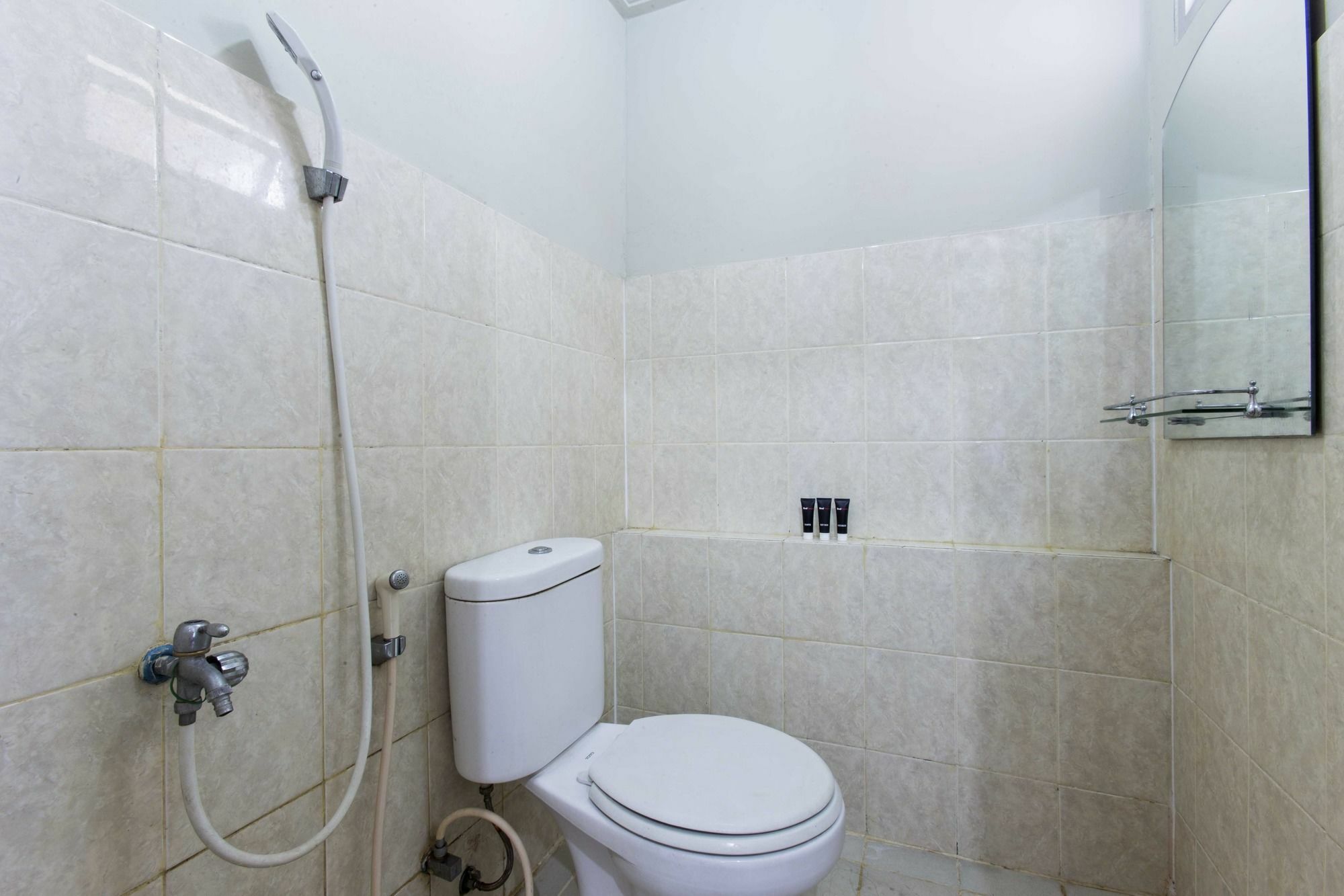 Reddoorz Apartment @ Pegangsaan Kelapa Gading ジャカルタ エクステリア 写真